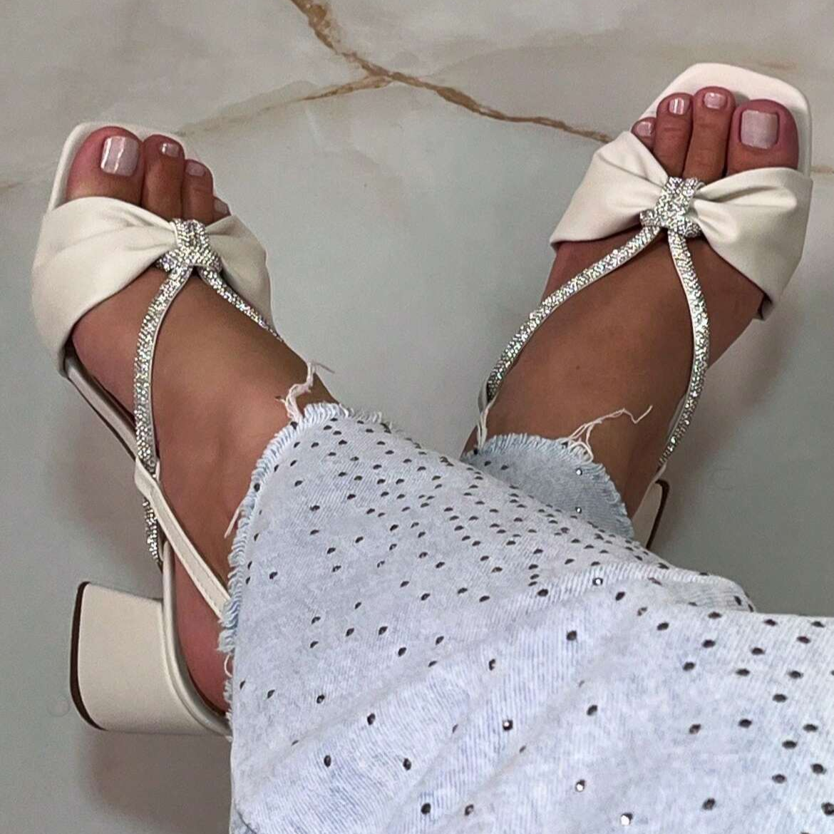 Sandália Cartucho Off white com Strass