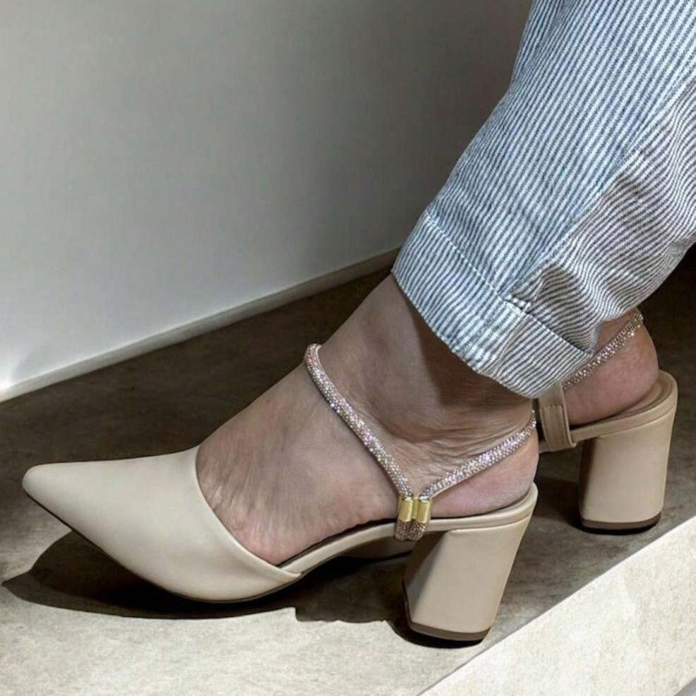 Scarpin nude com Brilho